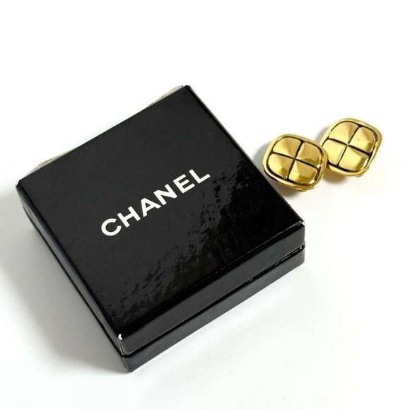 CHANEL Vintage Earrings - Picture 10 of 10